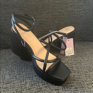 Wild Fable Black Platform Strappy Shoes